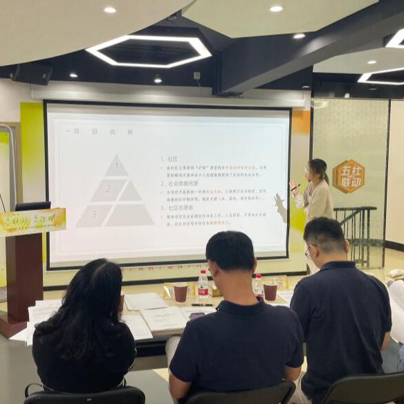 創新建設科創街區，打造產城融合新樣本街道正以促進產業升級轉型和高端人才集聚為目標，沿五里橋路、局門路建設集科技創新、產業孵化、人才培養、文化交流等多功能于一體的“科創街區”。