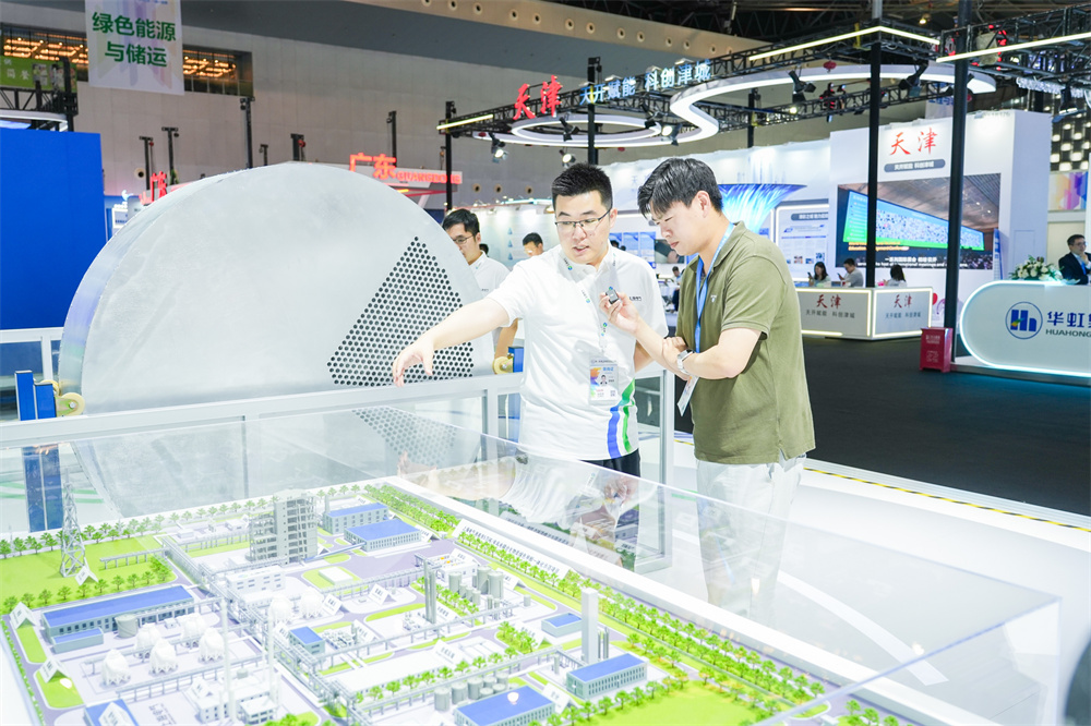 第十一屆上交會開幕，參展企業近千家。人民網記者 葛俊俊攝