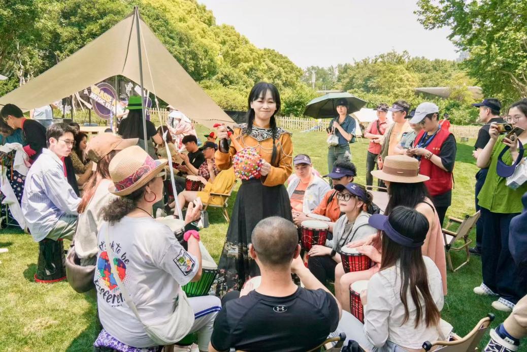 謝艷萍參加社區活動