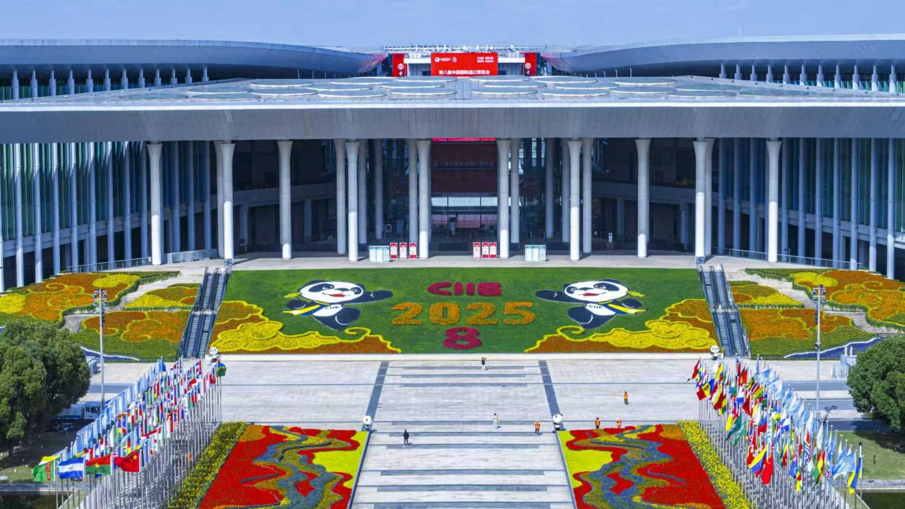 “四葉草”敞開懷抱迎接八方賓客。王初攝