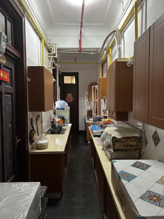 △修繕集賢村時配套定制的灶臺。