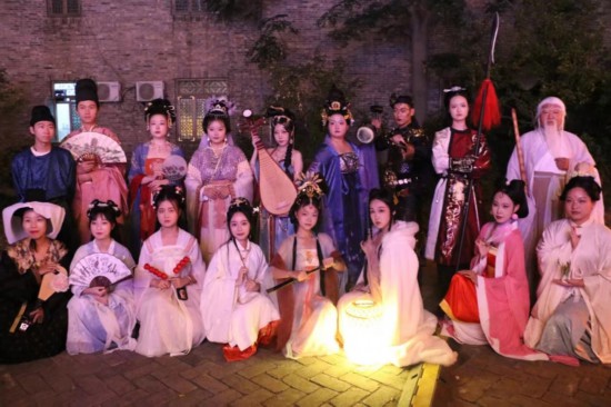 安陽古城夜游。驢媽媽供圖