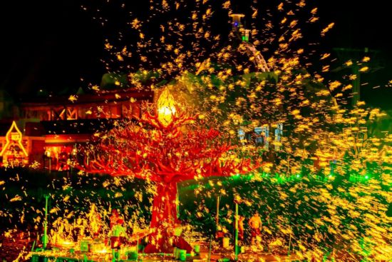 上海海昌海洋公園國慶煙花秀。 受訪單位供圖