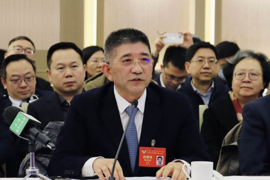 上海市政協常委、文體衛生體育委員會副主任陳海波在發言。王文娟 攝