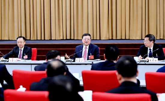 陳吉寧代表參加上海市人大浦東新區代表團審議。陳正寶攝