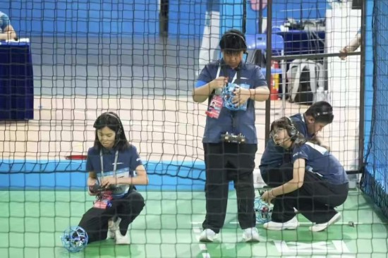 上海隊在第十五屆全運會上奪得無人機足球比賽金牌